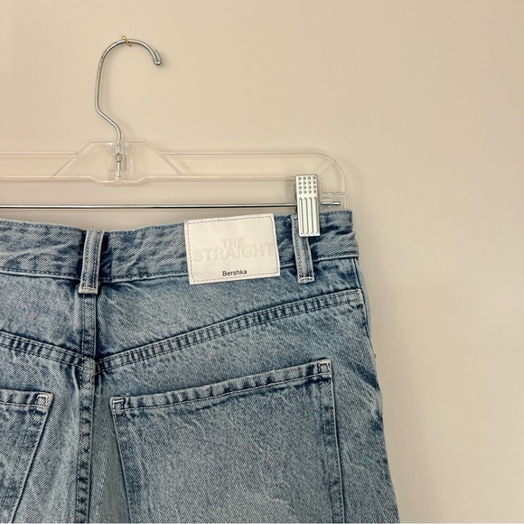 Bershka High Rise Straight Leg Jean Light Wash - Picture 4 of 6